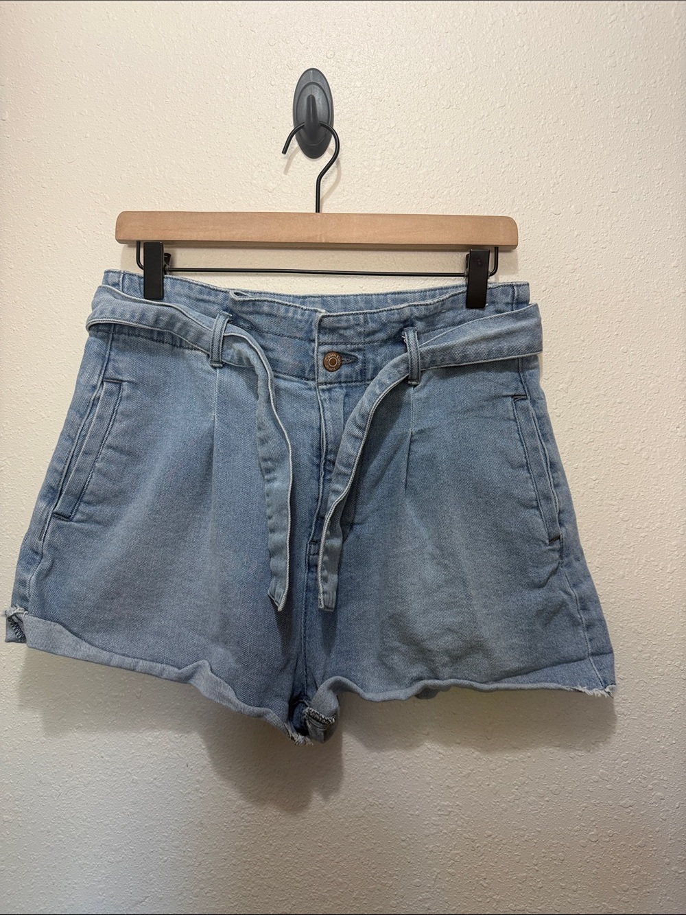 Calvin Klein Jeans Light Blue High-Waist Paperbag Denim Shorts, Size 29